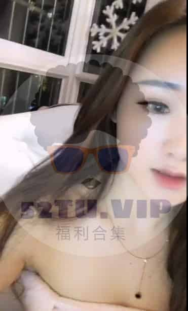 萌萌哒长发美女主播情趣装椅子上自乐秀插图